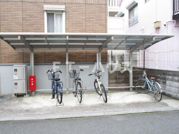 ファミール　マーⅡの駐車場