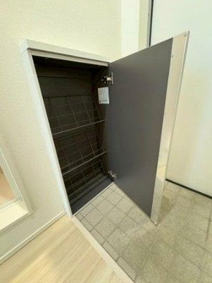 グラン南生田の玄関