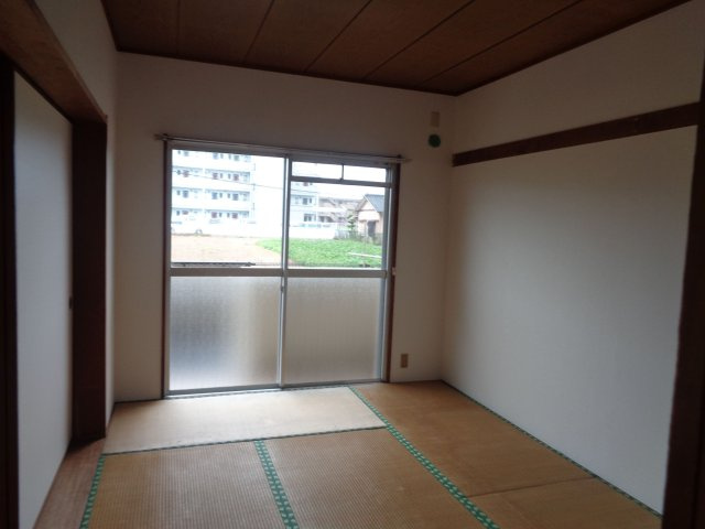 峯コーポの和室|6帖の和室です