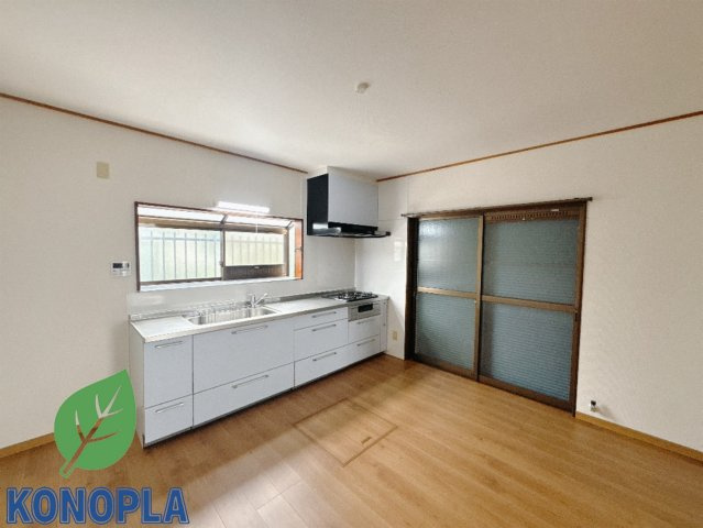 【中古戸建】藤岡市本郷のキッチン|■キッチン｜全スライド式収納キッチン♪お皿や鍋の出し入れもラクラクです（＾＾）！