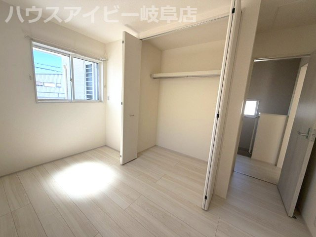 岐阜市東鶉新築建売全5棟！コンパクトサイズの3LDK！価格もお買い求めやすく♪リビングエアコン付き！の洋室|岐阜市東鶉新築建売全5棟！コンパクトサイズの3LDK！価格もお買い求めやすくなってます♪リビングエアコン付き！