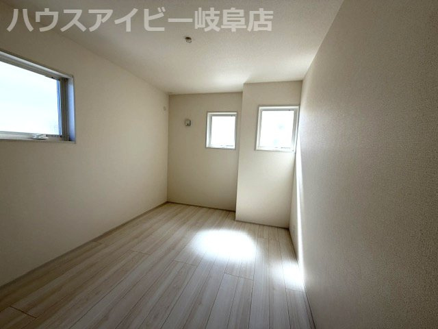 岐阜市東鶉新築建売全5棟！コンパクトサイズの3LDK！価格もお買い求めやすく♪リビングエアコン付き！の洋室|岐阜市東鶉新築建売全5棟！コンパクトサイズの3LDK！価格もお買い求めやすくなってます♪リビングエアコン付き！