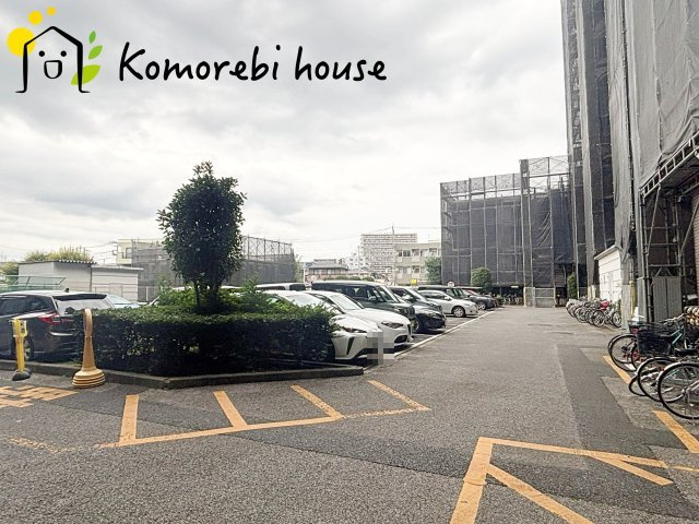 パーク上尾壱番館の駐車場