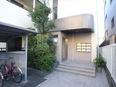 【エントランス】 | 宝和マンション | ゆとりのあるエントランスです