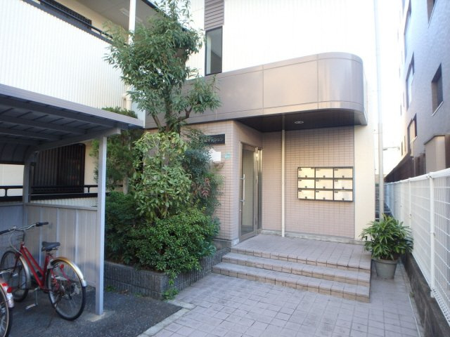 【エントランス】 | 宝和マンション | ゆとりのあるエントランスです