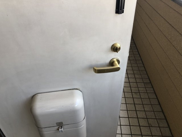 ニューライフ越塚の玄関