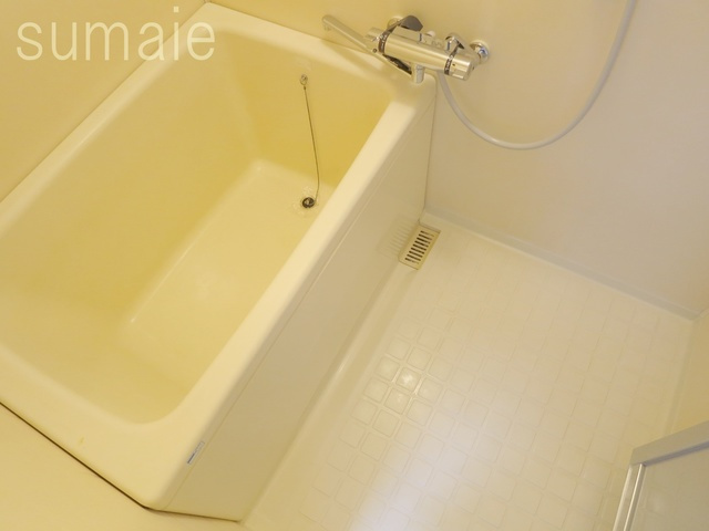 カワノマンション新小岩の浴室|清潔感のあるバスルームで１日の疲れも流せます♪