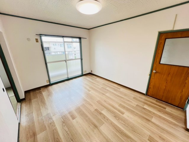 白川台南住宅１号棟の居間・リビング