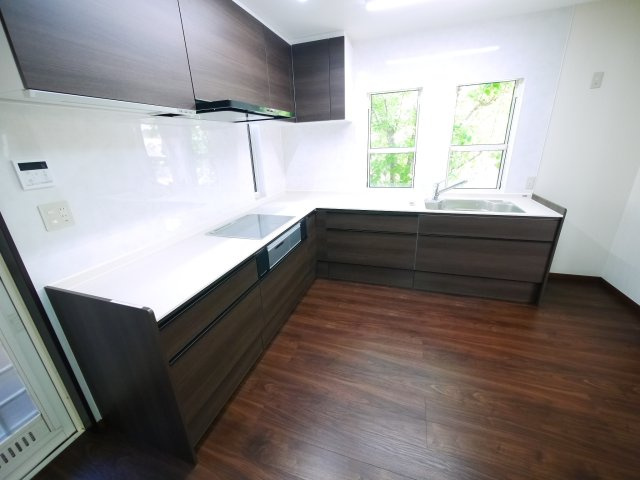 大網白里市季美の森南3　中古戸建のキッチン|内外装リフォーム済み令和8年9月 キッチン・ユニット交換済上下水都市ガス ゴルフ場がある分譲地内