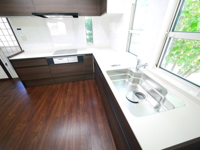 大網白里市季美の森南3　中古戸建のキッチン|内外装リフォーム済み令和8年9月 キッチン・ユニット交換済上下水都市ガス ゴルフ場がある分譲地内