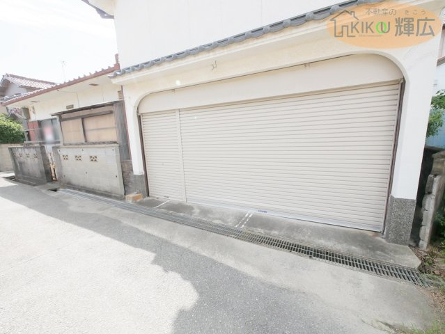 明石市二見町西二見　中古戸建の前面道路含む現地写真