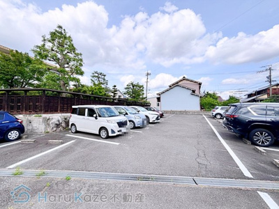 【駐車場】 | カメリア B棟【名古屋市賃貸・ワンフロアー2戸】