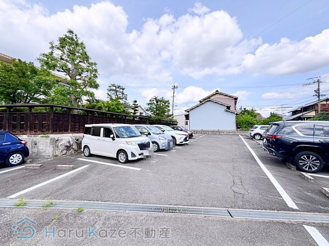【駐車場】 | カメリア B棟【名古屋市賃貸・ワンフロアー2戸】