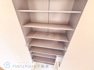 【玄関】 | カメリア B棟【名古屋市賃貸・ワンフロアー2戸】