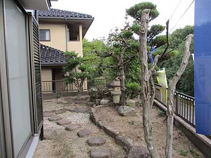 佐伯区河内南１丁目の庭