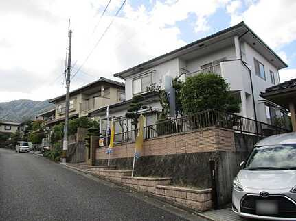 佐伯区河内南１丁目の前面道路含む現地写真