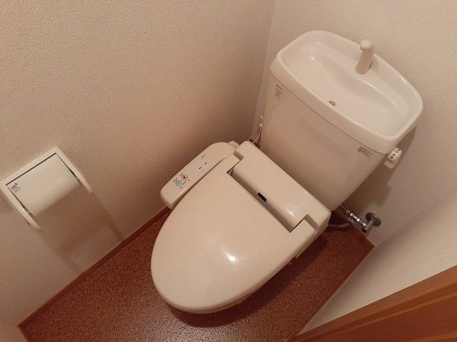 メゾン・ドゥ・ソレイユ　Ｂのトイレ|ゆったりとした空間のトイレです