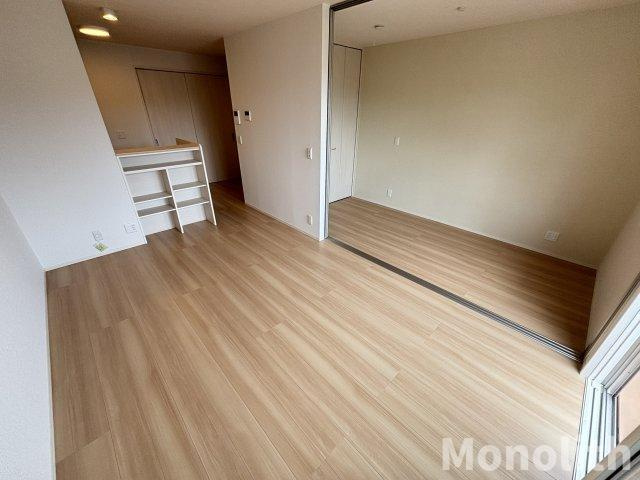 カーサ高善D棟の居間・リビング