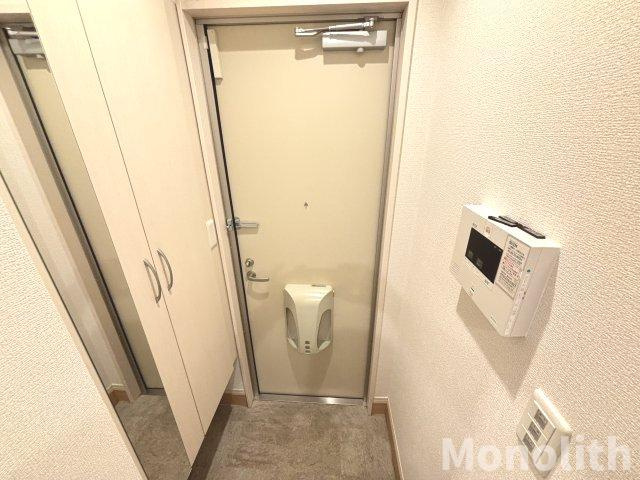 カーサ高善D棟の玄関