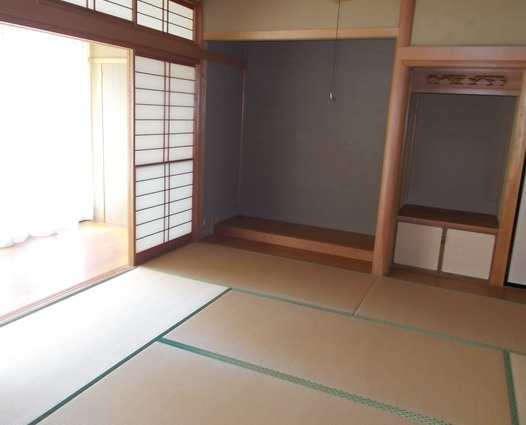 東忌部町　平家中古戸建の和室