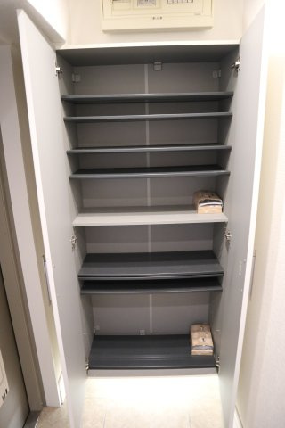 集成第2マンションの収納|大きなものも収納できそうです