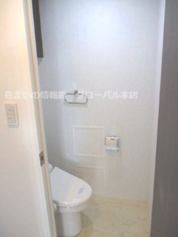 アイディーコート関内グランマーレのトイレ|落ち着いた色調のトイレです