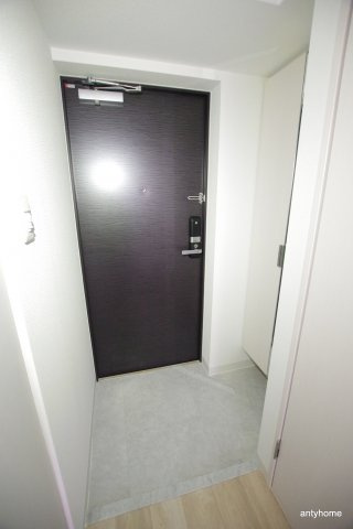 エスリード大阪城PREMIER 仲介手数料無料の玄関