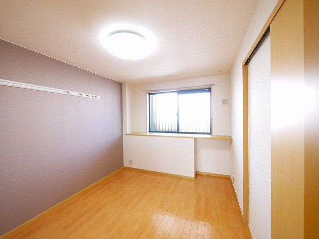 ボンボニエールの洋室|家具も配置がしやすいお部屋です。