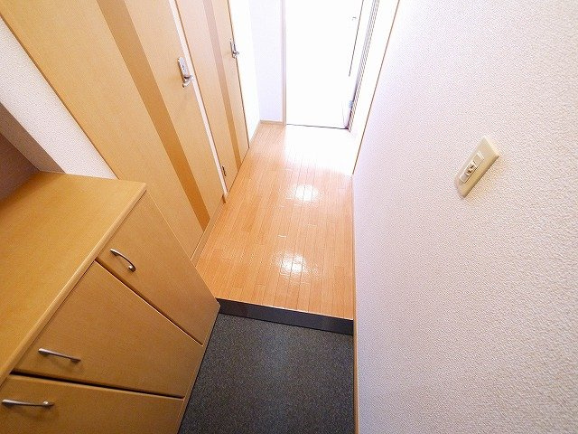 ボンボニエールの玄関|大きな下駄箱があれば靴の収納にも困りません！