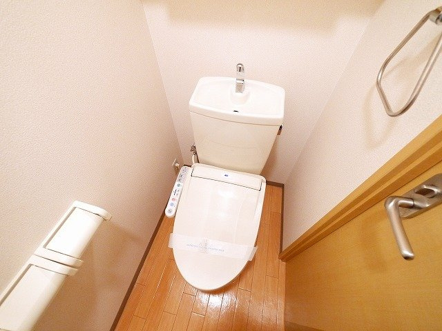 ボンボニエールのトイレ|スッキリと使えるトイレです。