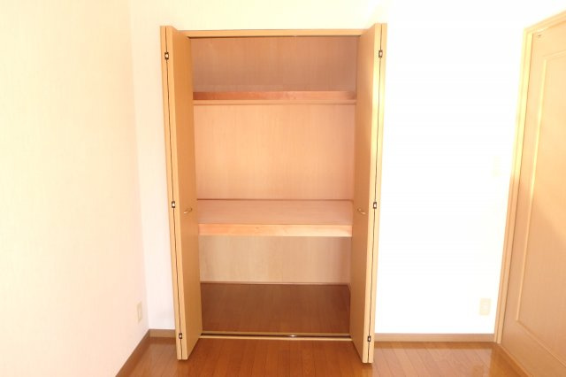 グランドクレスト武蔵中原の収納|他のお部屋の参考写真となります。