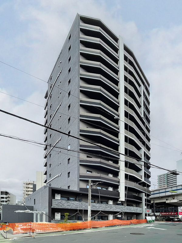S-RESIDENCE駒沢大学駅前のエントランス