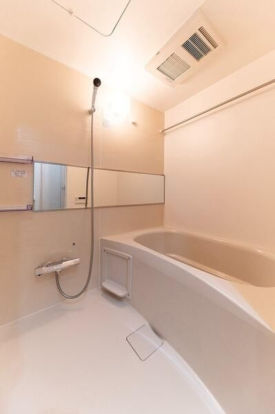 ＣＯＣＯＣＵＢＥ大森本町の浴室