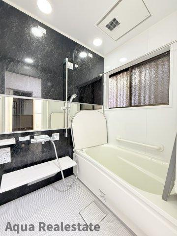 高松市鶴市町 中古戸建の浴室|きれいなお風呂です