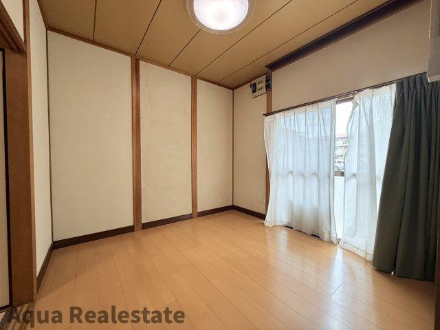 高松市鶴市町 中古戸建の洋室|広々とした洋室です