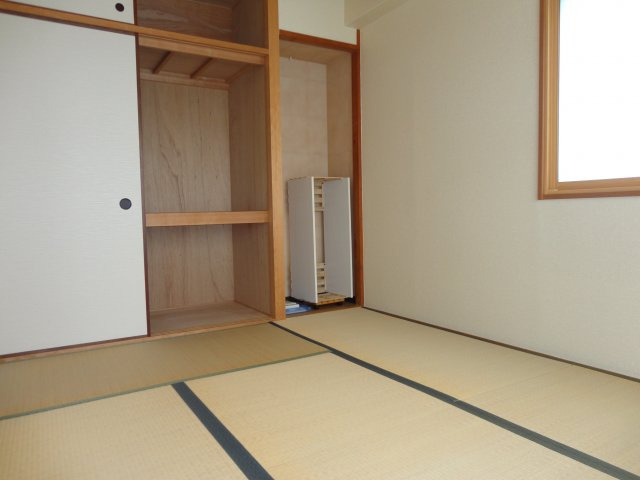 ライオンズマンション明石西新町第2の和室