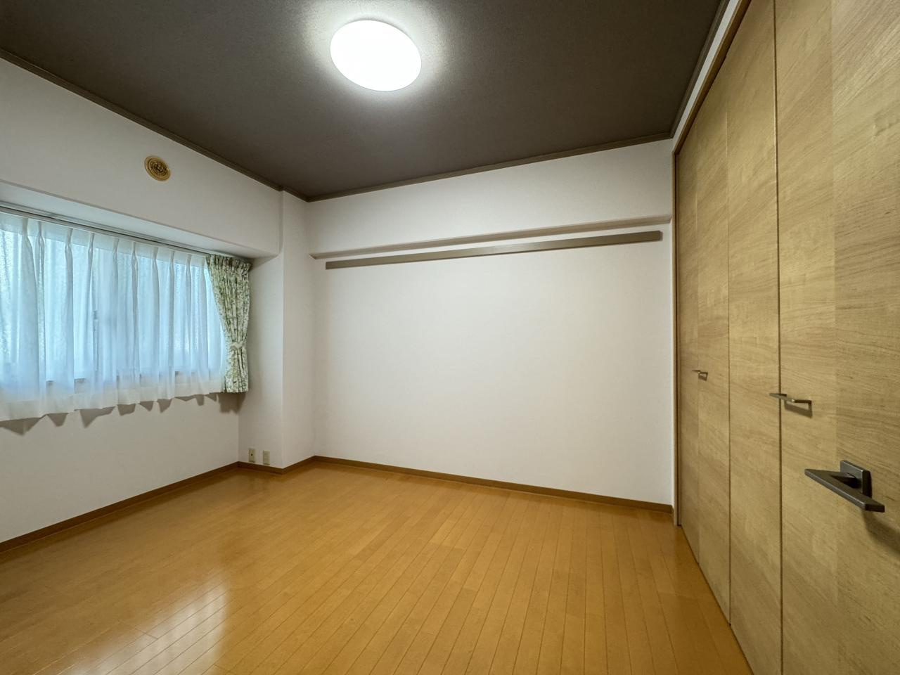 鏡川コーポB棟の洋室