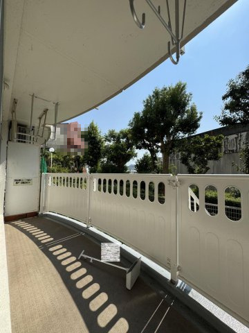 鏡川コーポB棟のバルコニー