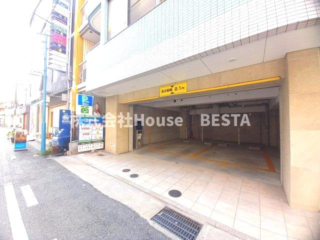 パークビュー王子駅前の駐車場