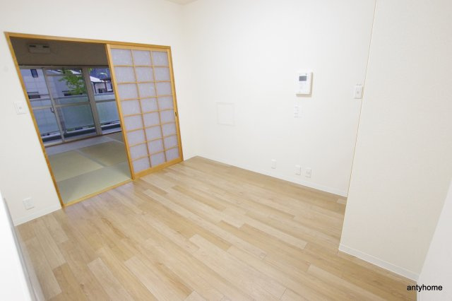 大阪市淀川区東三国２丁目の賃貸マンションの居間・リビング
