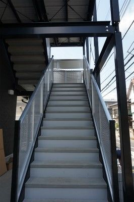 千葉市中央区若草１丁目の賃貸マンションのエントランス