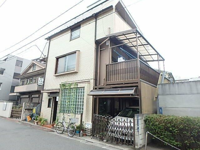 上岡マンションの外観