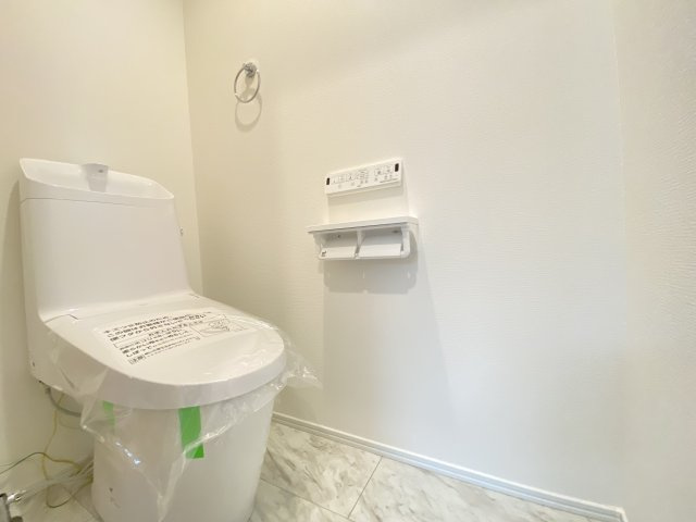 糸満市糸満Ⅳ（全2棟）のトイレ|※同施工会社写真です