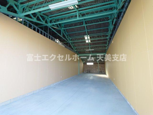 羽曳野倉庫のバルコニー