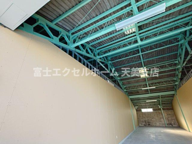 羽曳野倉庫のバルコニー