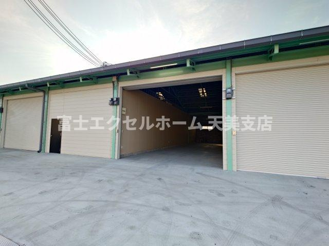 羽曳野倉庫のエントランス