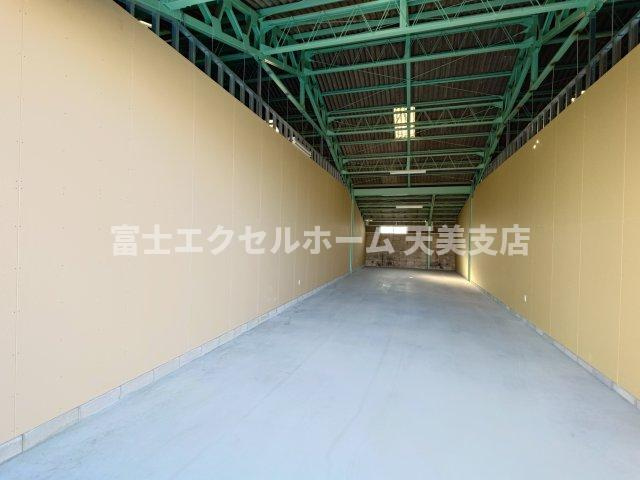 羽曳野倉庫のバルコニー