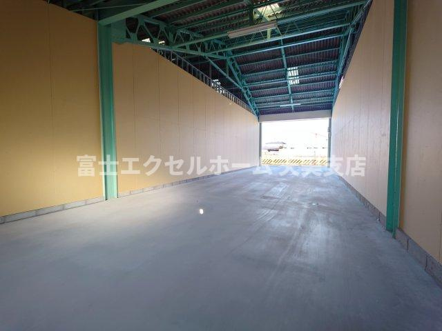 羽曳野倉庫のロビー