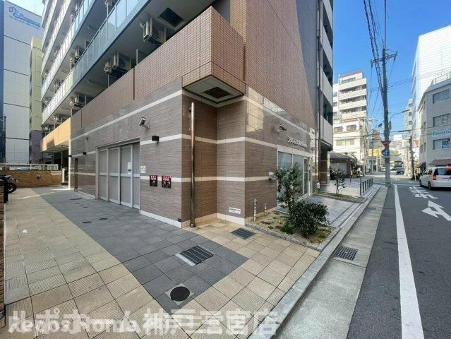 セレニテ神戸元町クレアのエントランス