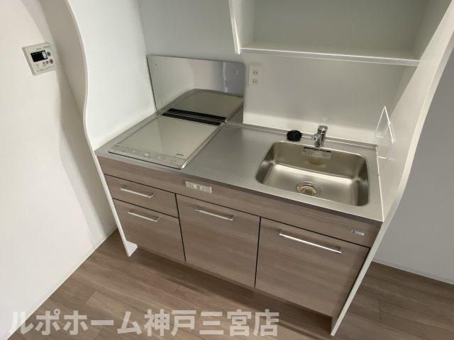 セレニテ神戸元町クレアのキッチン
